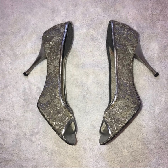 Maggie Sottero IVY gatsby Satin Wedding Dress - Picture 6 of 9